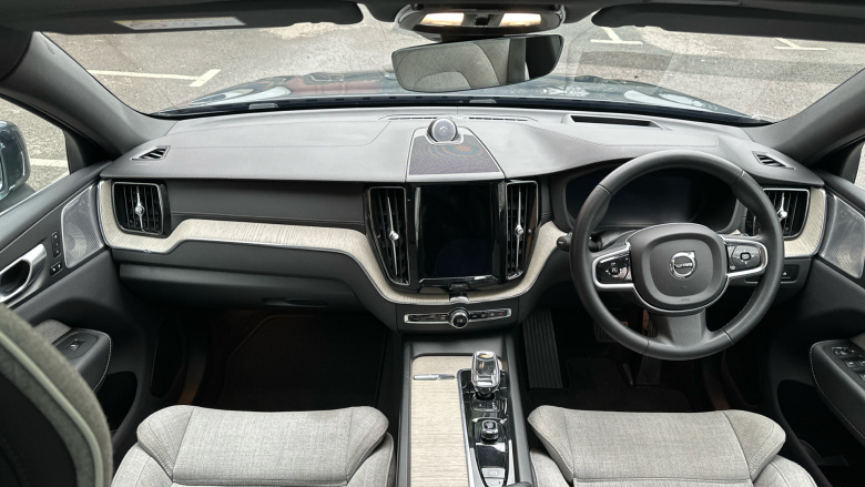 Volvo XC60 2.0 T8 [455] RC PHEV Ultimate Dark 5dr AWD Gtron Estate